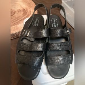 Propet black sandals size 11
